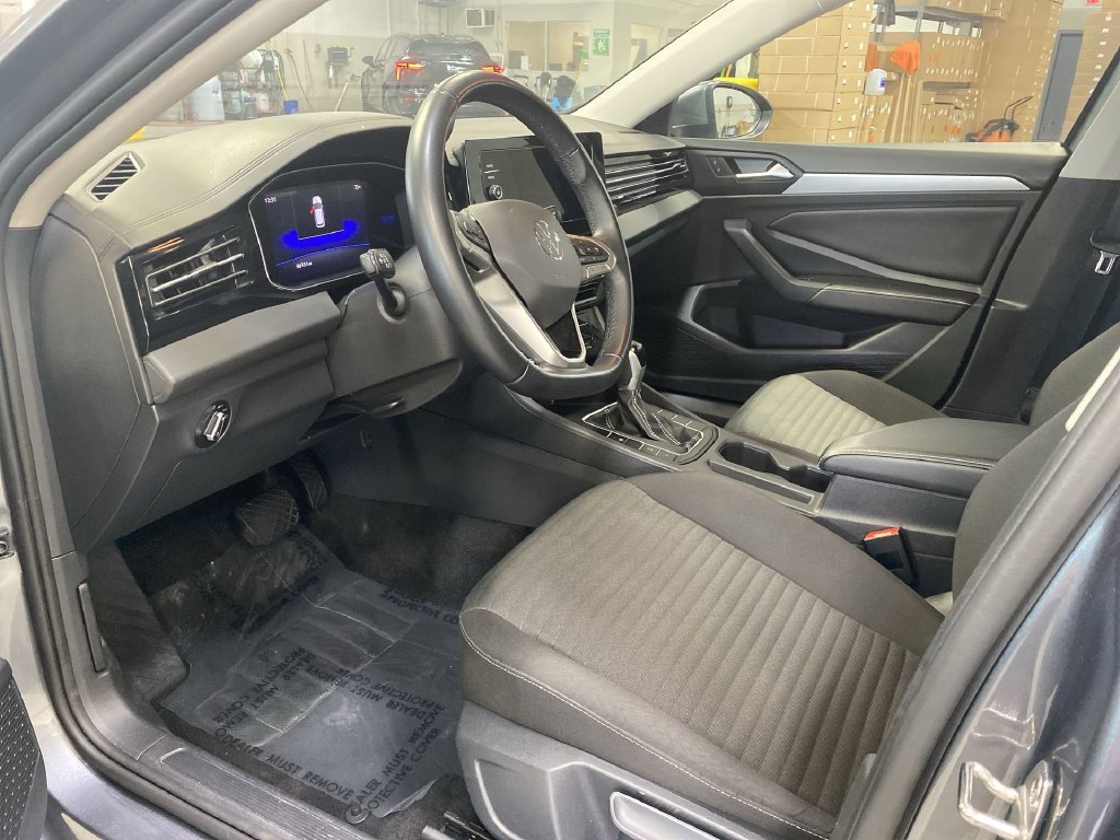 2025 Volkswagen Jetta S - Photo 13