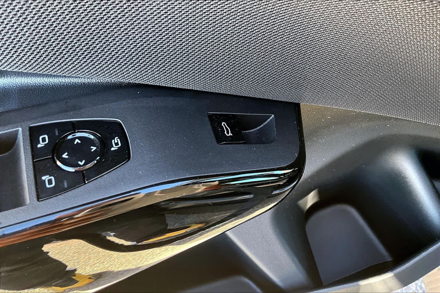 Used 2026 Skyscraper Grey Metallic BMW 30 xDrive image 20