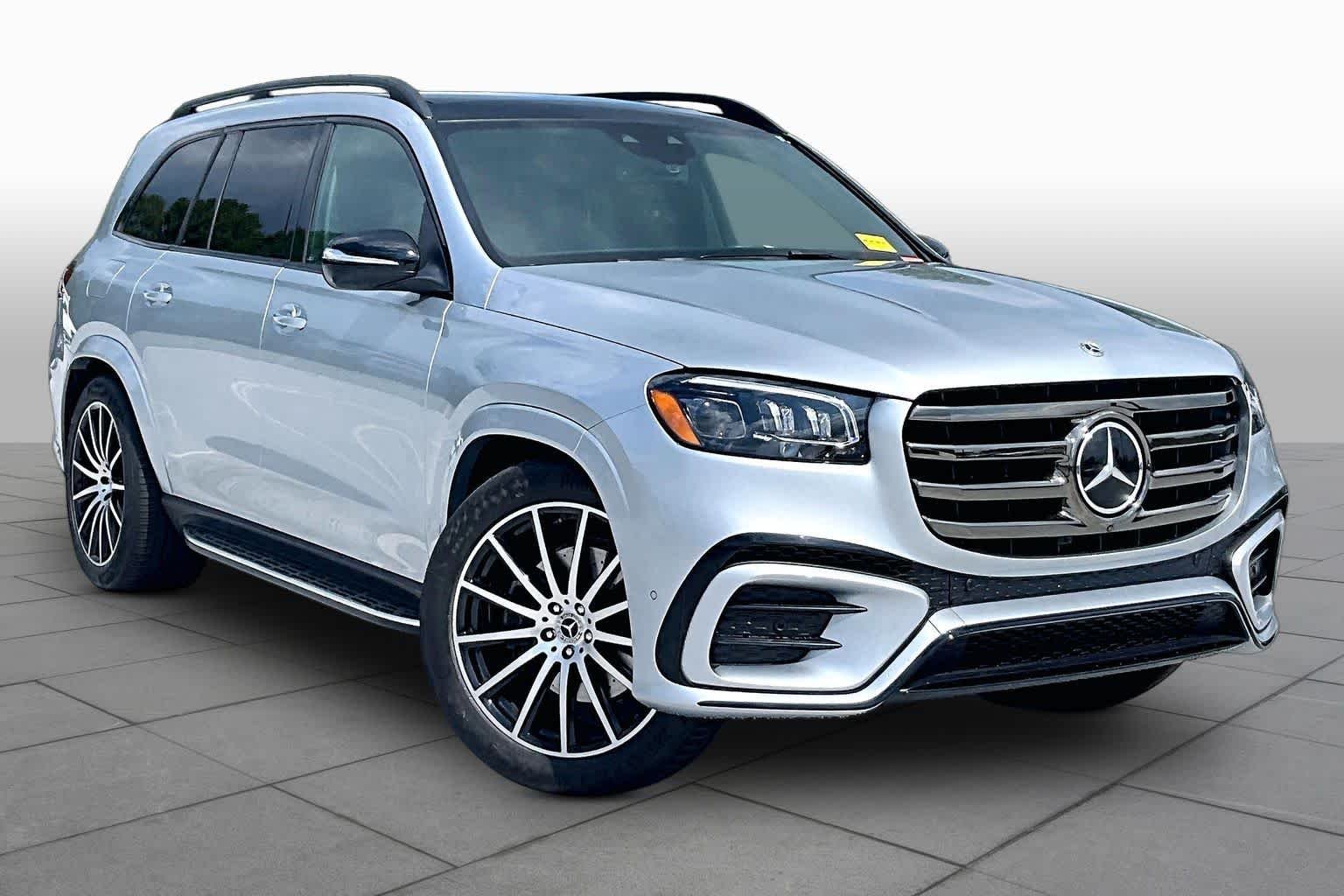 Used 2025 Cirrus Silver Metallic Mercedes-Benz GLS 580 image 3