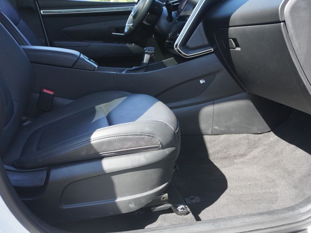 Used 2023 White Hyundai SEL image 25