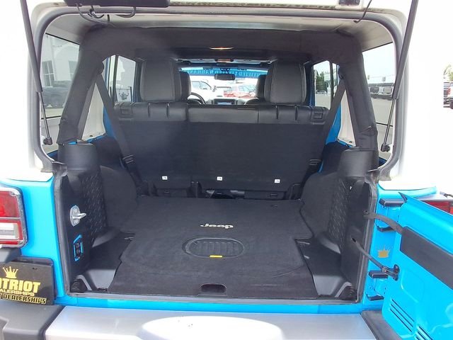 Used 2017  Jeep Unlimited Sahara image 28
