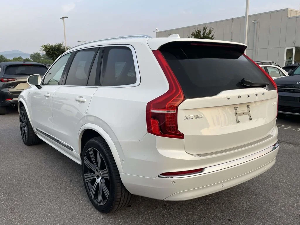 Used 2023 Crystal White Metallic Volvo Plus image 3
