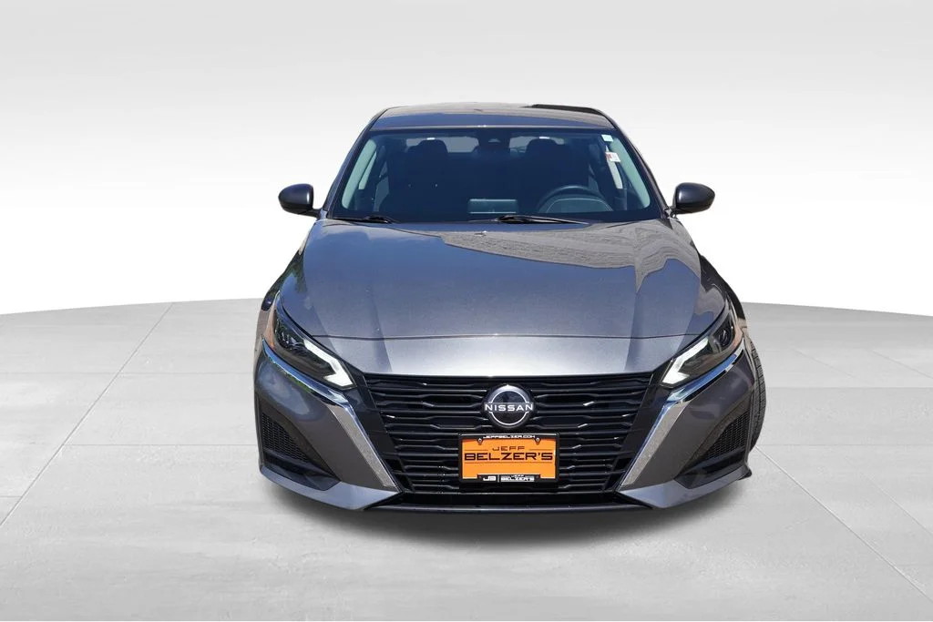 Used 2025 Gun Metallic Nissan 2.5 SV image 12