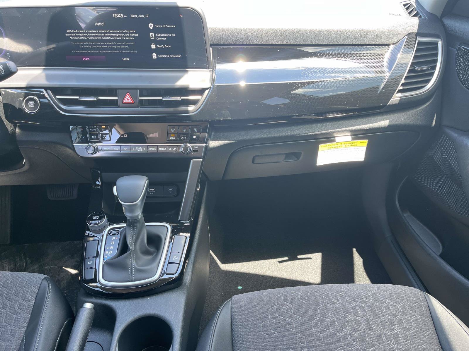New 2026 Snow White Pearl Kia S image 12