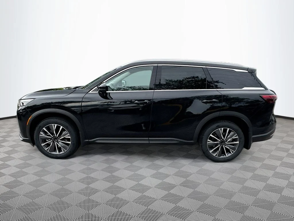 New 2027 MINERAL BLACK INFINITI Luxe FWD image 8