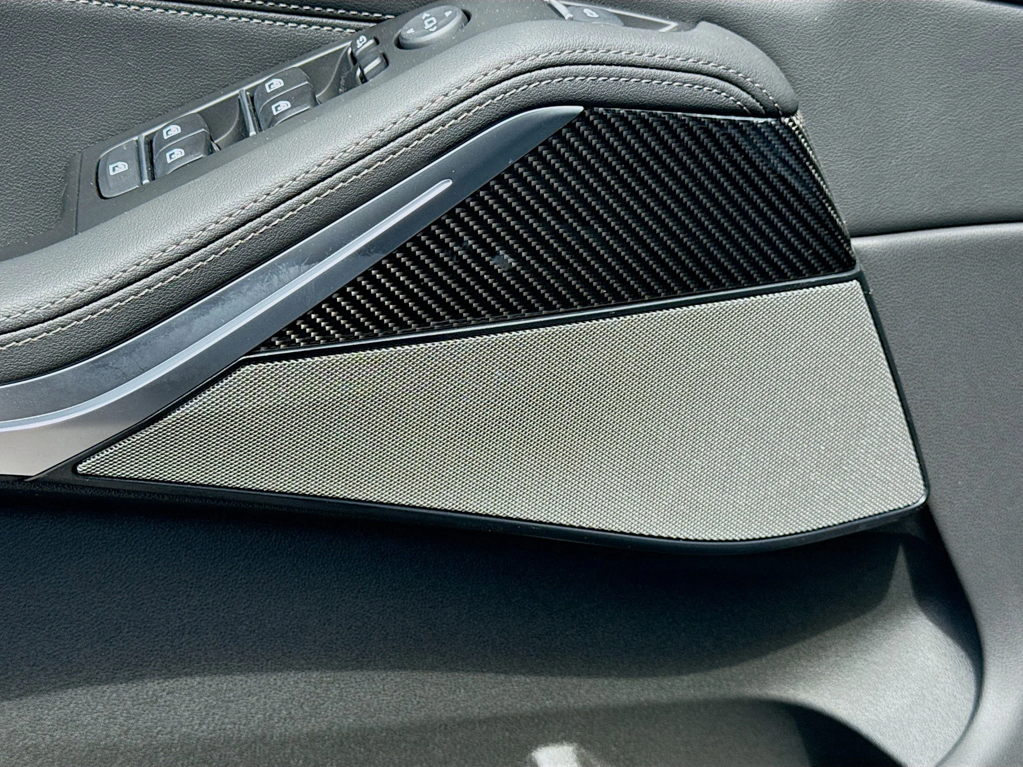New 2026 Black Sapphire Metallic BMW M60i image 25