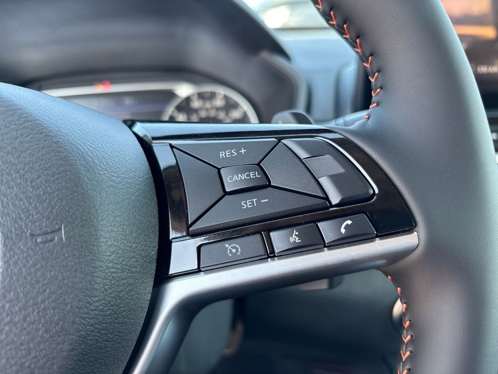 2025 Nissan Altima SR - Photo 25