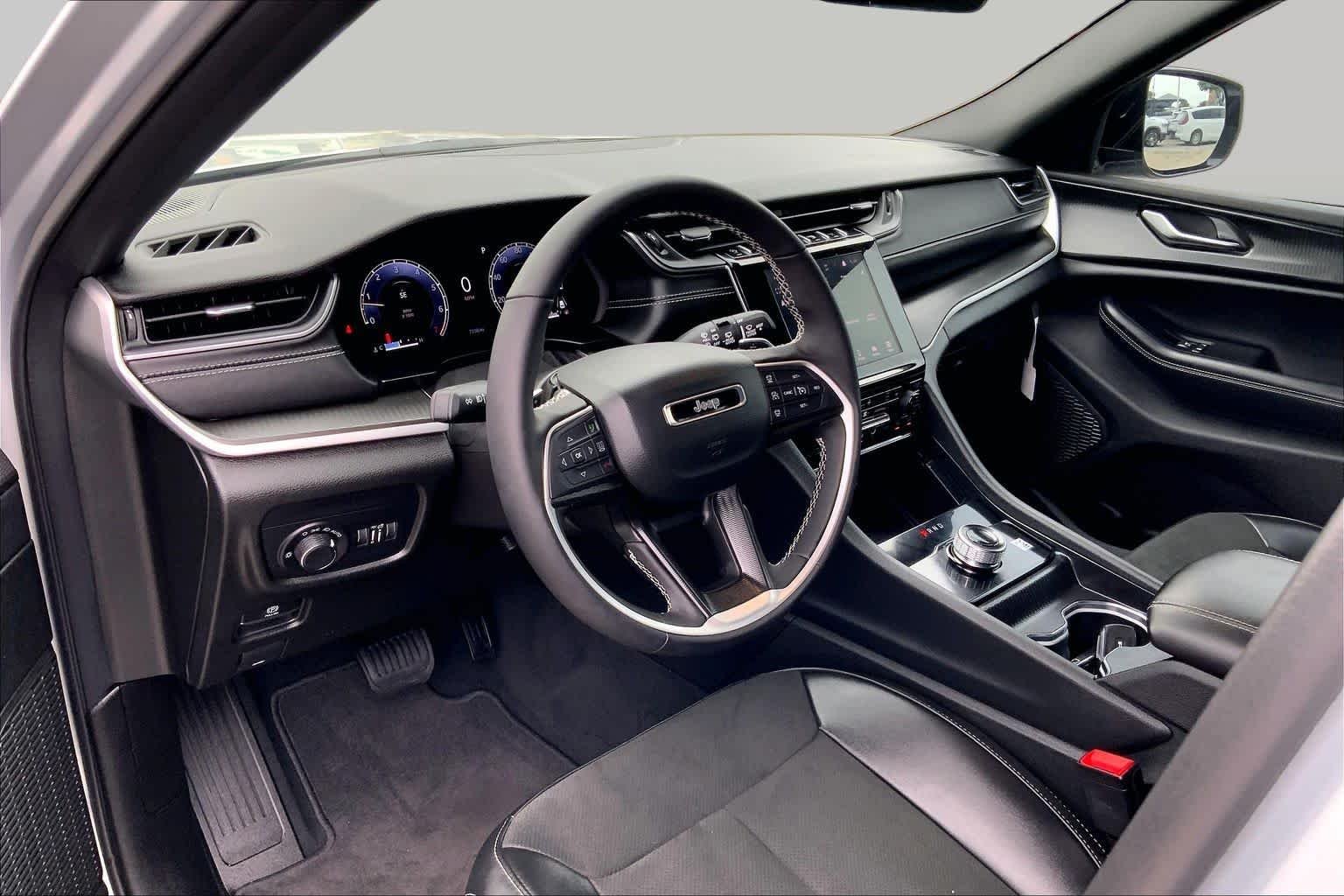 Used 2025 Silver Zynith Jeep Altitude X image 16