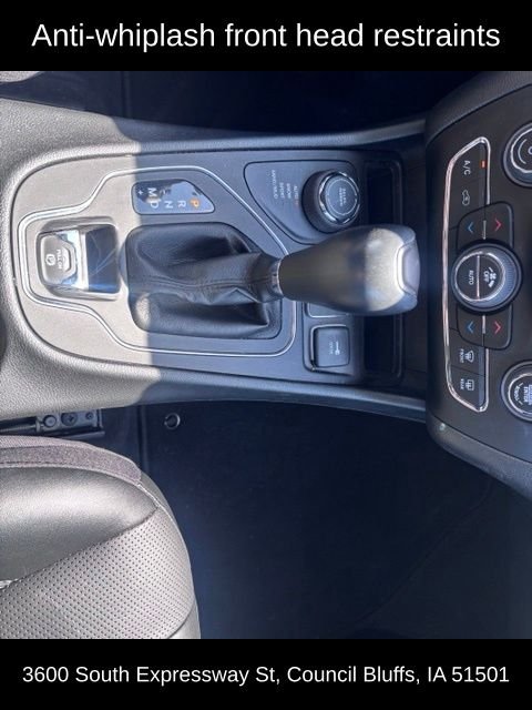 Used 2022 White Jeep Latitude Lux image 28