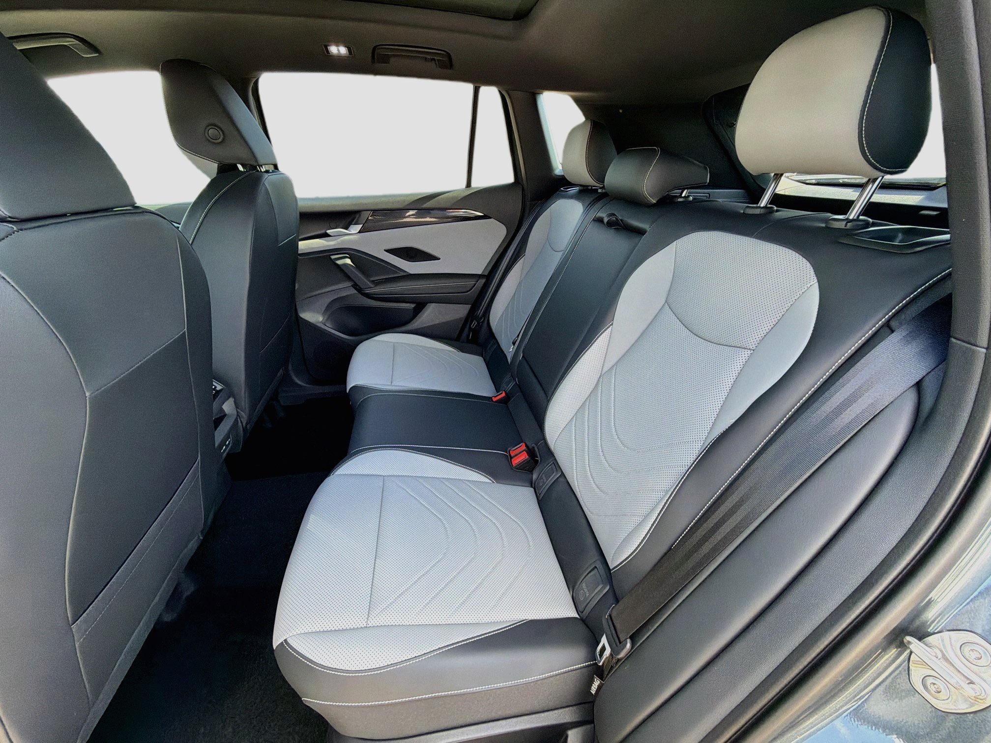 2026 Volkswagen Tiguan SE R-LINE BLACK - Photo 21