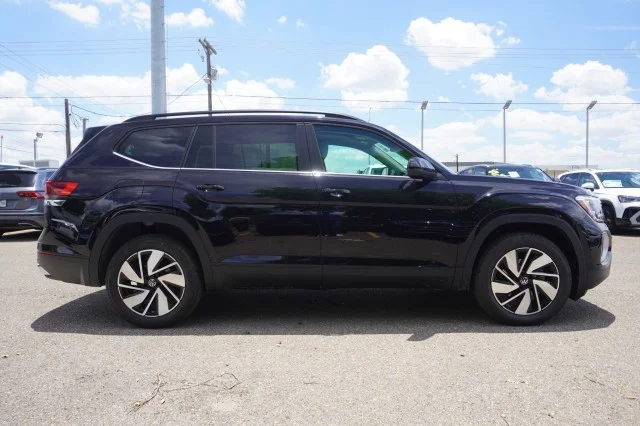New 2026 Deep Black Pearl Volkswagen 2.0T SE W/TECHNOLOGY image 4