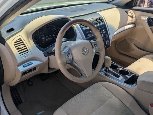 Used 2014 White Nissan 2.5 SV image 30