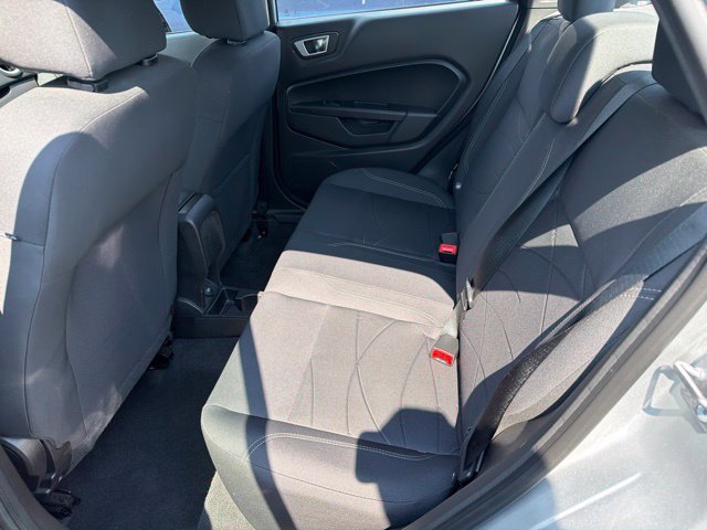 Used 2014 Ingot Silver Metallic Ford SE image 10