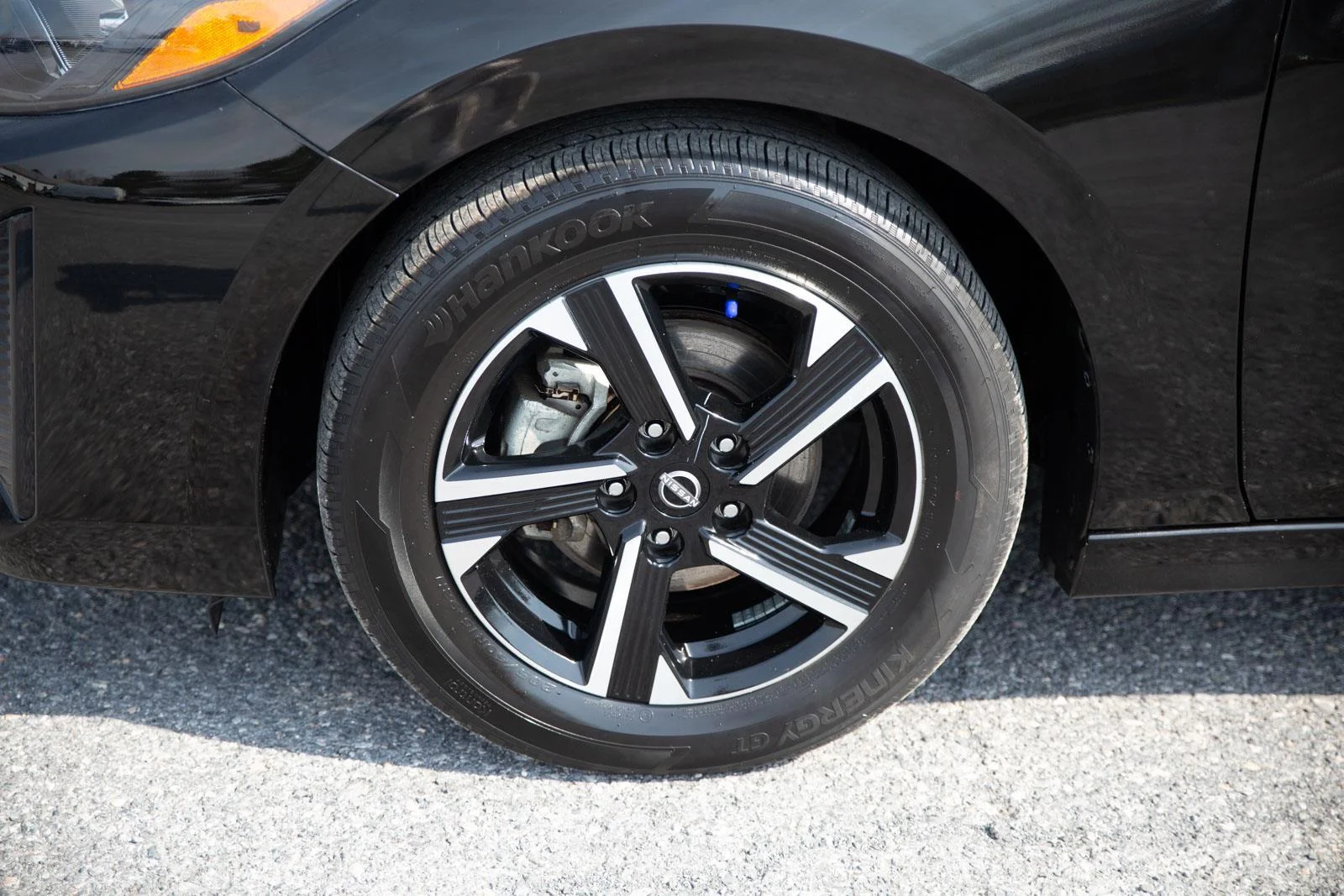 2025 Nissan Sentra SV - Photo 9