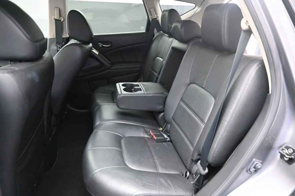 Used 2013 Gray Nissan SL image 16