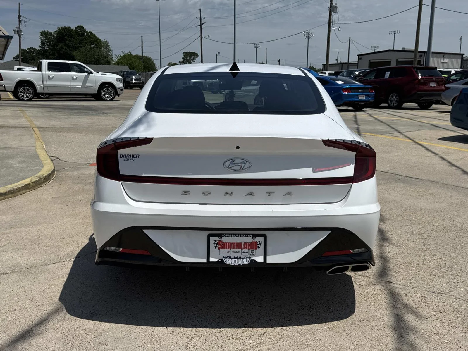 Used 2023 White Hyundai SEL image 6