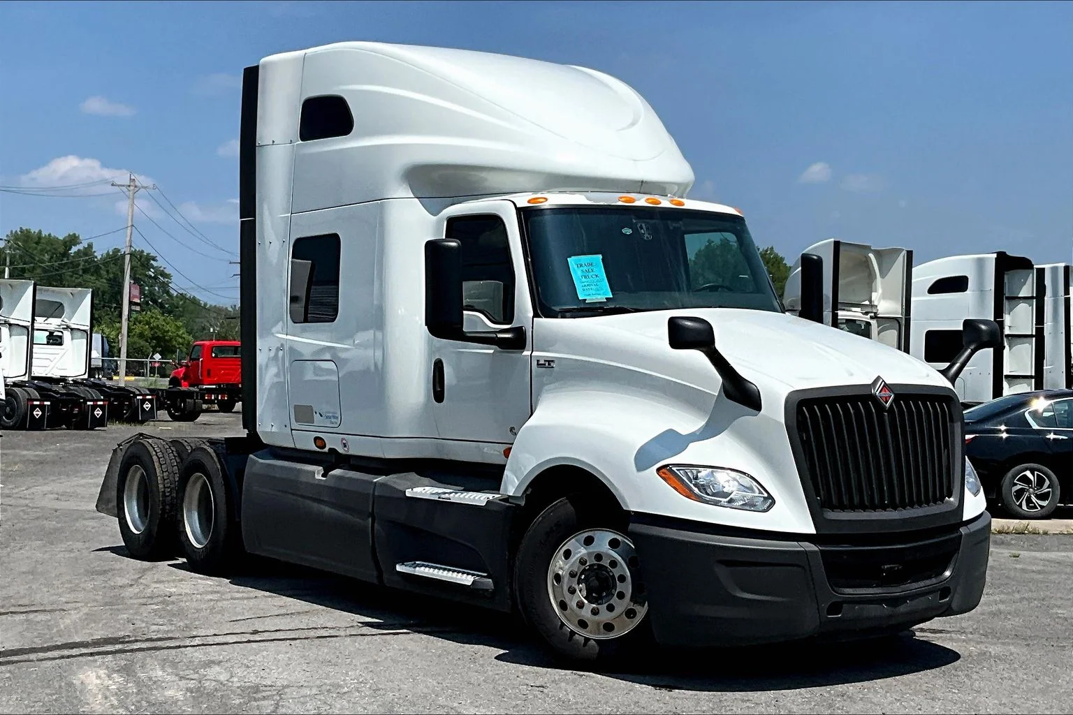 Used 2022 WHITE International  image 1
