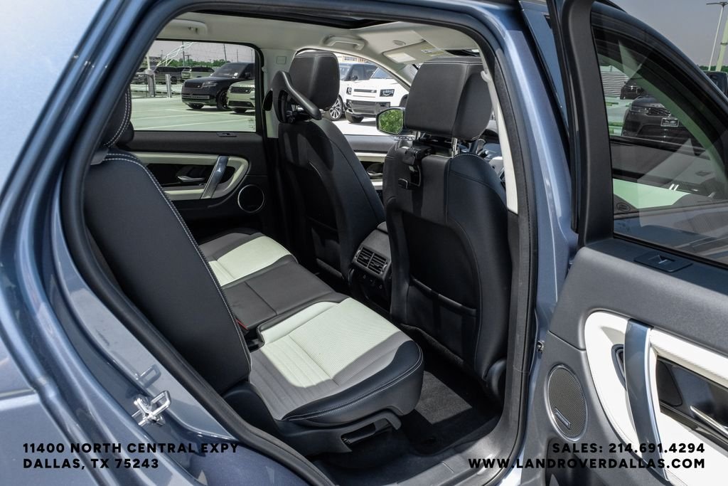 Certified Used 2023 Byron Blue Metallic Land Rover SE R-Dynamic image 38