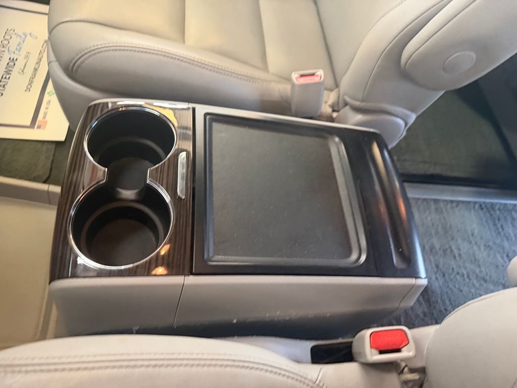 Used 2015 Gray Toyota XLE image 16