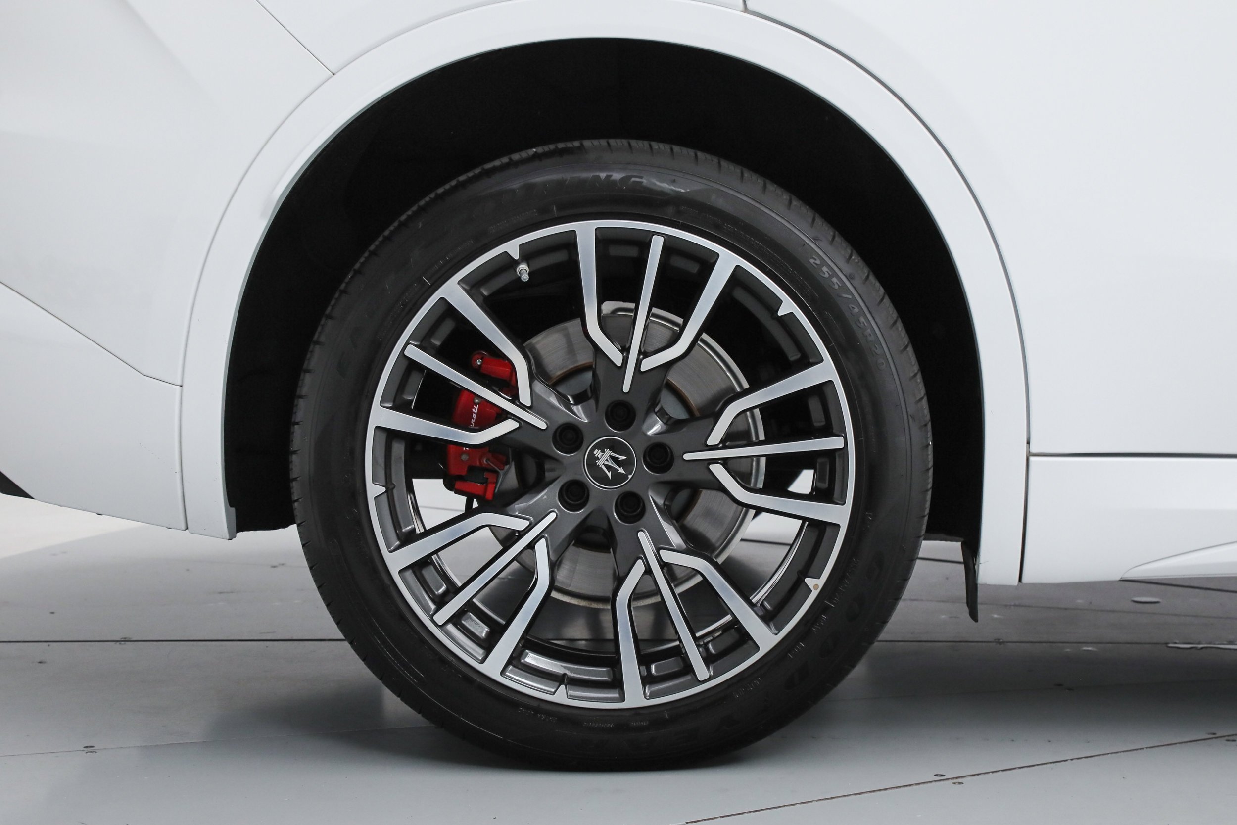 Used 2023 White Maserati GT image 21
