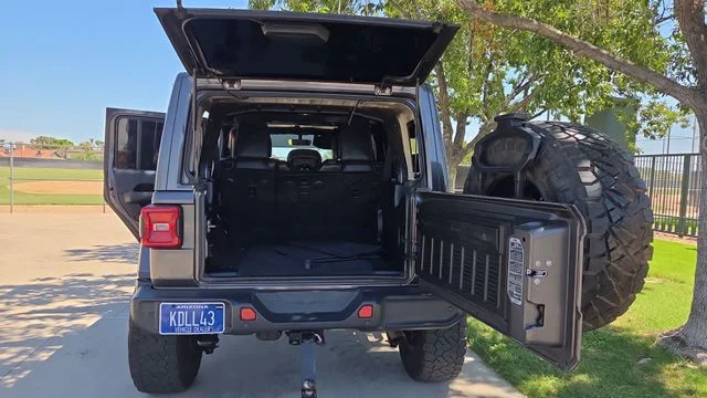 Used 2018 Gray Jeep Unlimited Sahara image 50