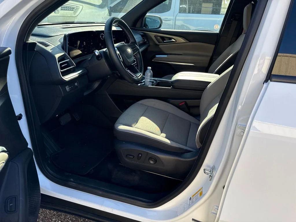 Used 2026 Summit White Chevrolet LT image 12