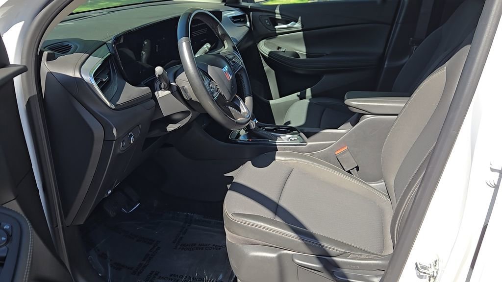 Used 2024 Summit White Buick Preferred image 6