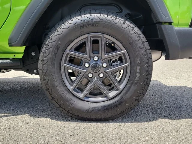 Used 2025 Green Jeep Sport S image 8