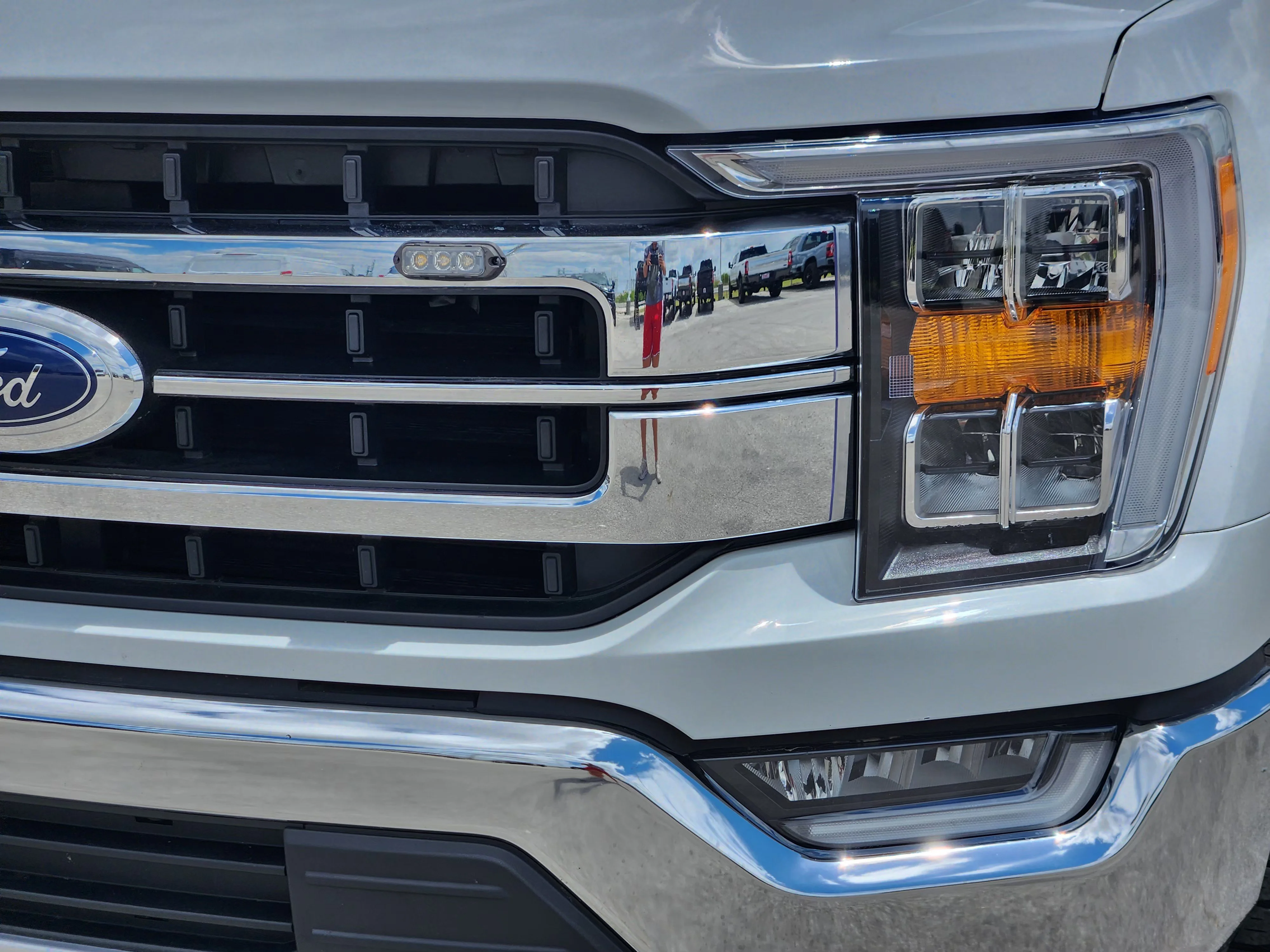 Used 2021  Ford Lariat image 8