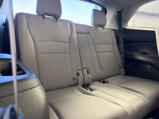 Used 2018 Silver Honda EX-L image 42