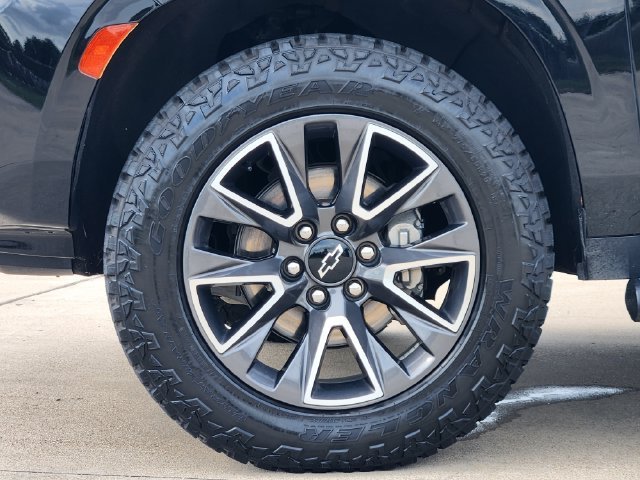 2022 Chevrolet Suburban Z71 - Photo 10