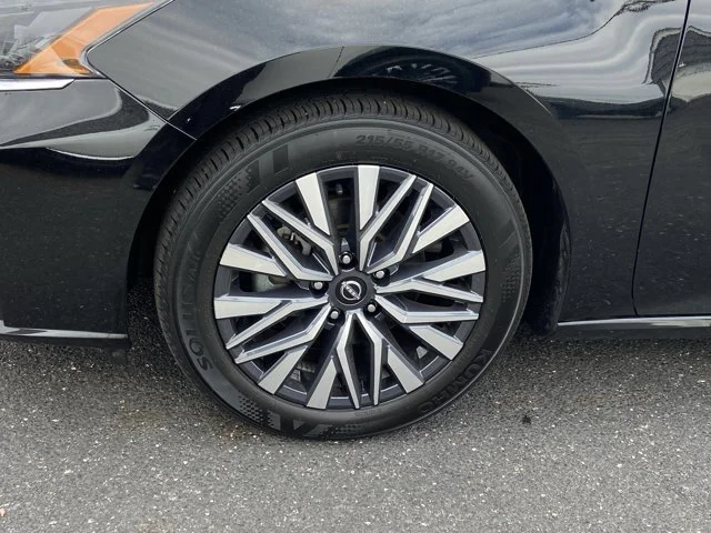 2025 Nissan Altima SV - Photo 8