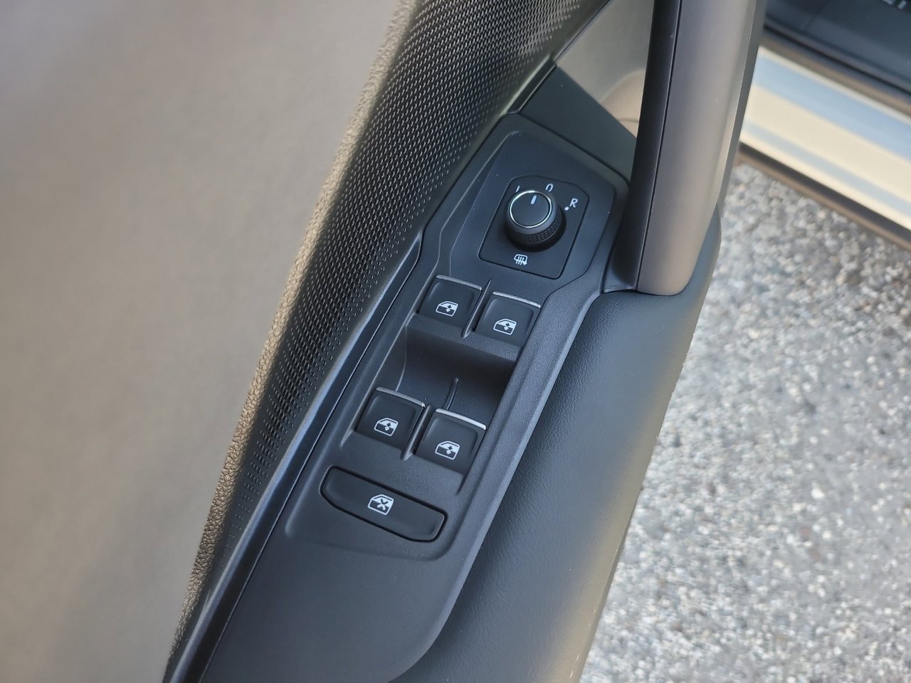 New 2026 Pure White Volkswagen SE image 15