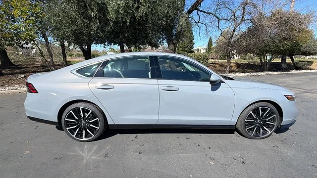 New 2026 Urban Gray Pearl Honda Touring Hybrid image 3