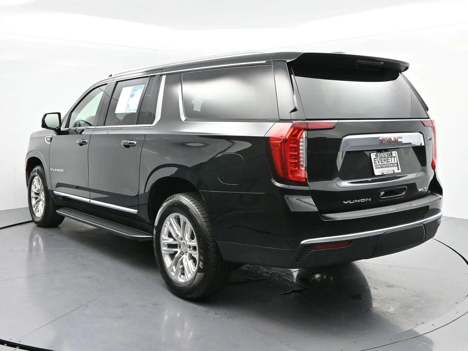 Used 2023 Onyx Black GMC SLT image 6