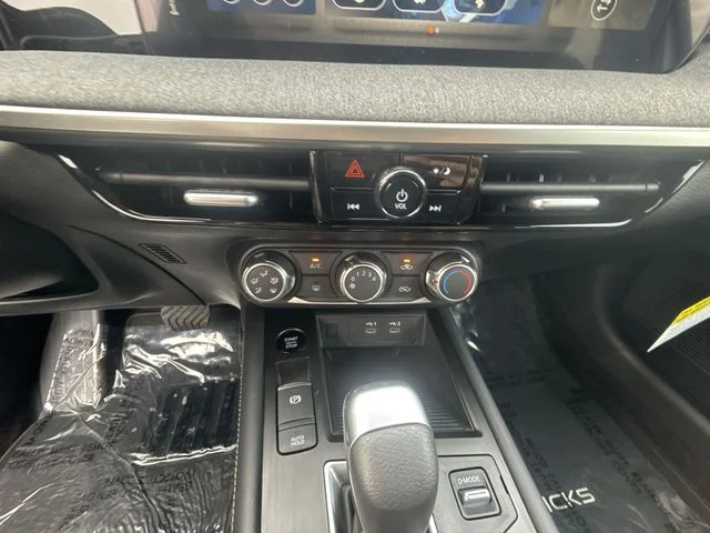 Used 2025 White Nissan SV image 18