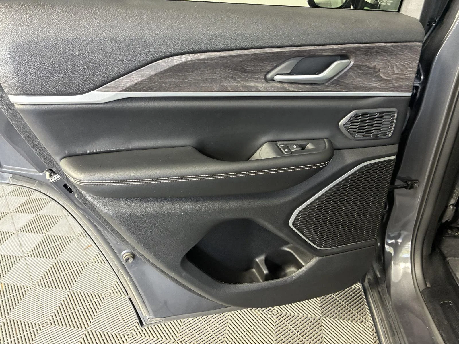 Used 2024 Baltic Gray Metallic Clearcoat Jeep 4xe image 22