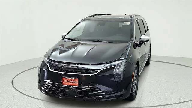 New 2027 Diamond Black Crystal Pearl-Coat Exterior Paint Chrysler Pinnacle image 3