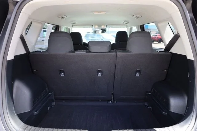 Used 2022 Black Kia LX image 32