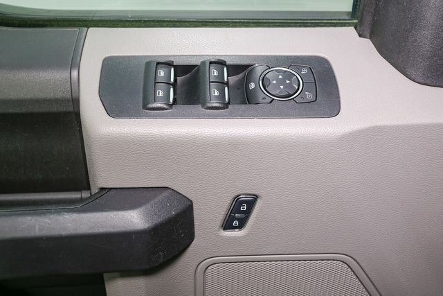Used 2018 White Ford XL image 32