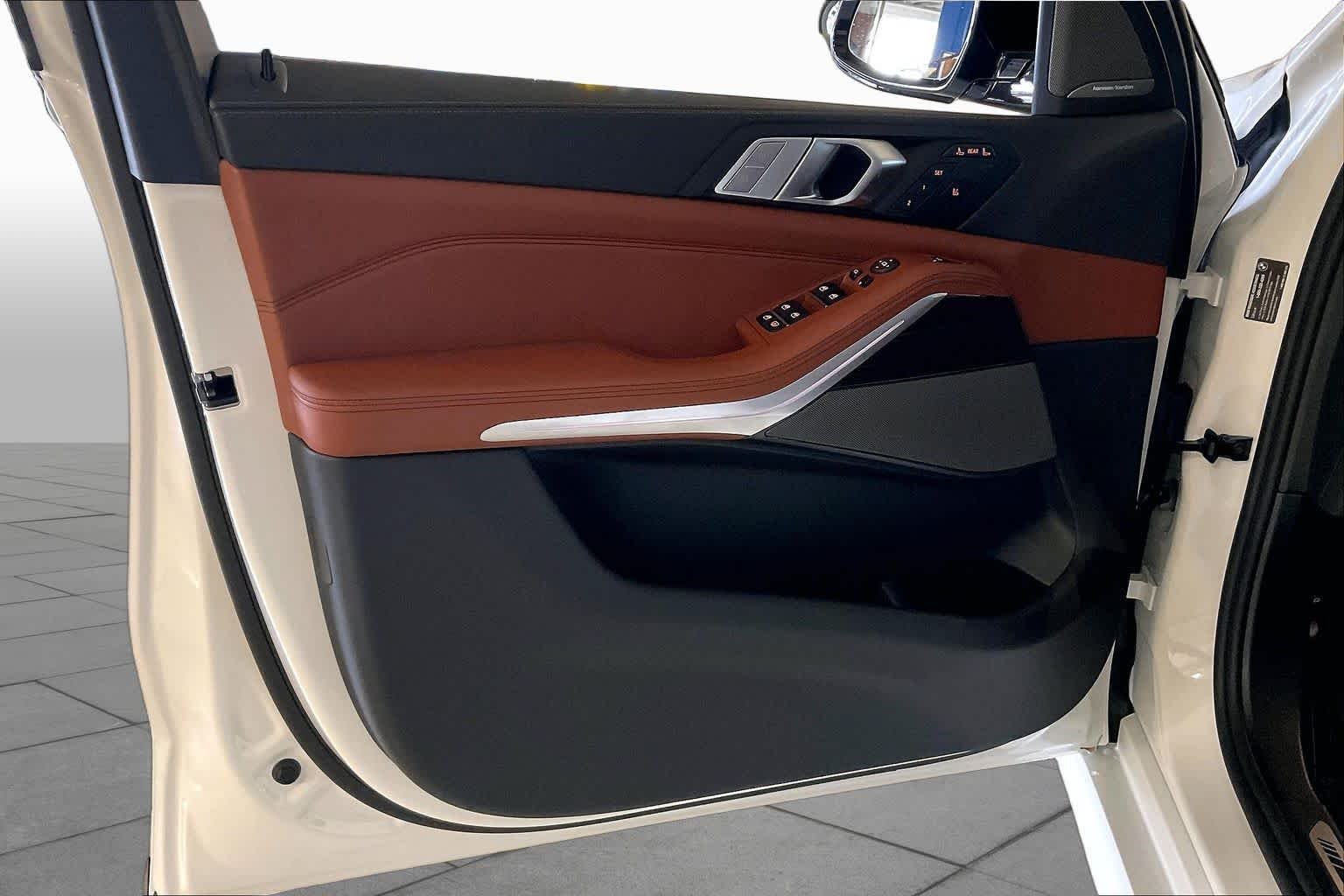 New 2027 Alpine White BMW xDrive40i image 10