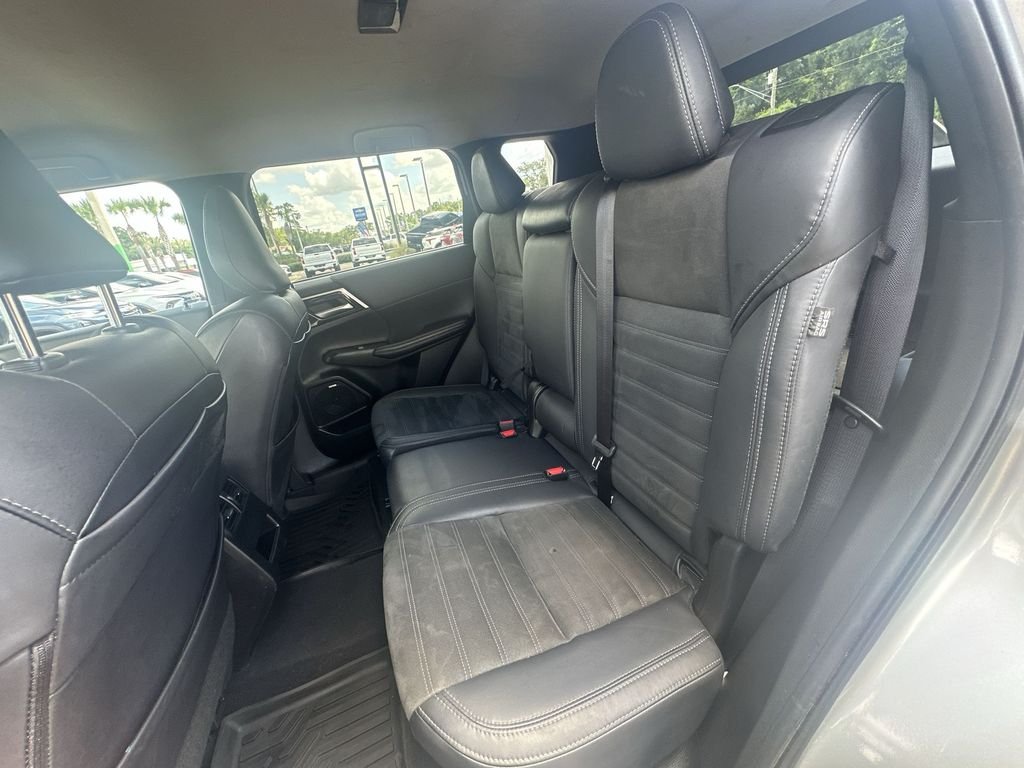 Used 2025 Silver Mitsubishi SE image 20