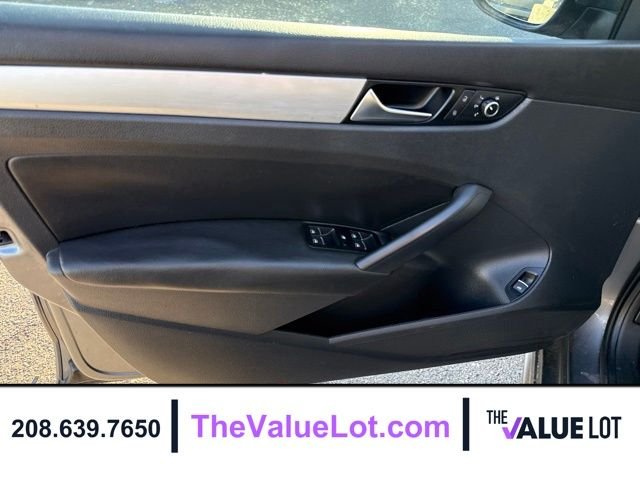 Used 2012 Gray Volkswagen 2.5 SE image 18