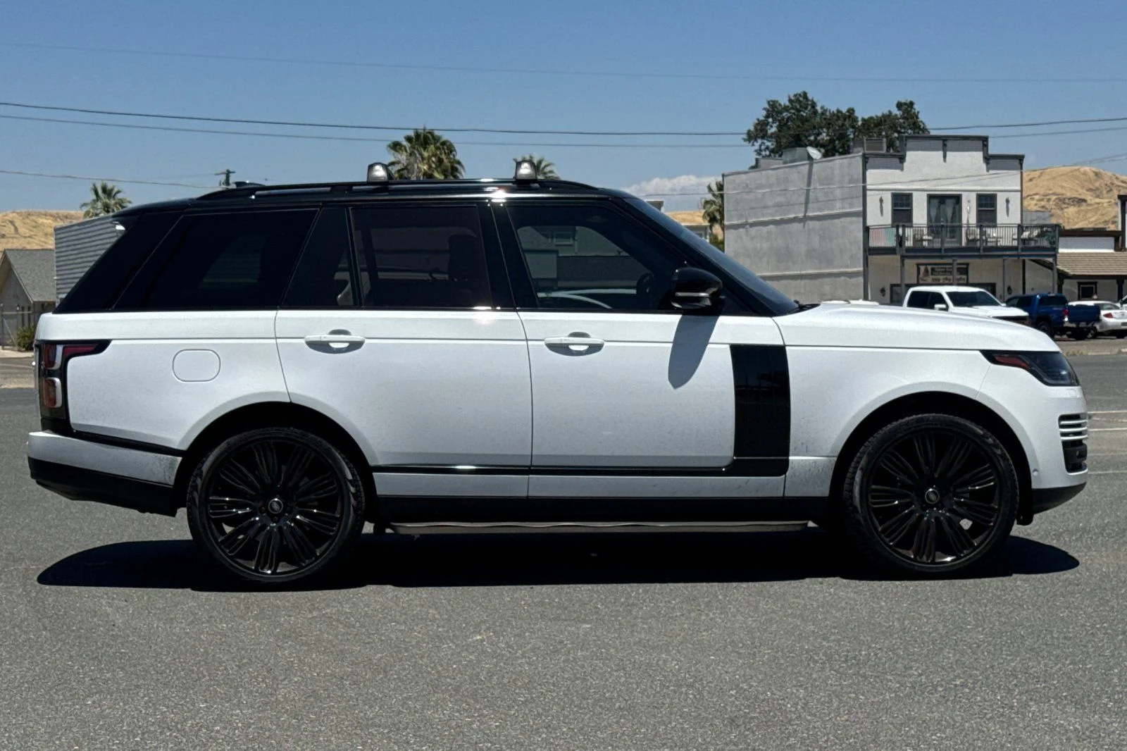 Used 2022 Fuji White Land Rover Westminster image 3
