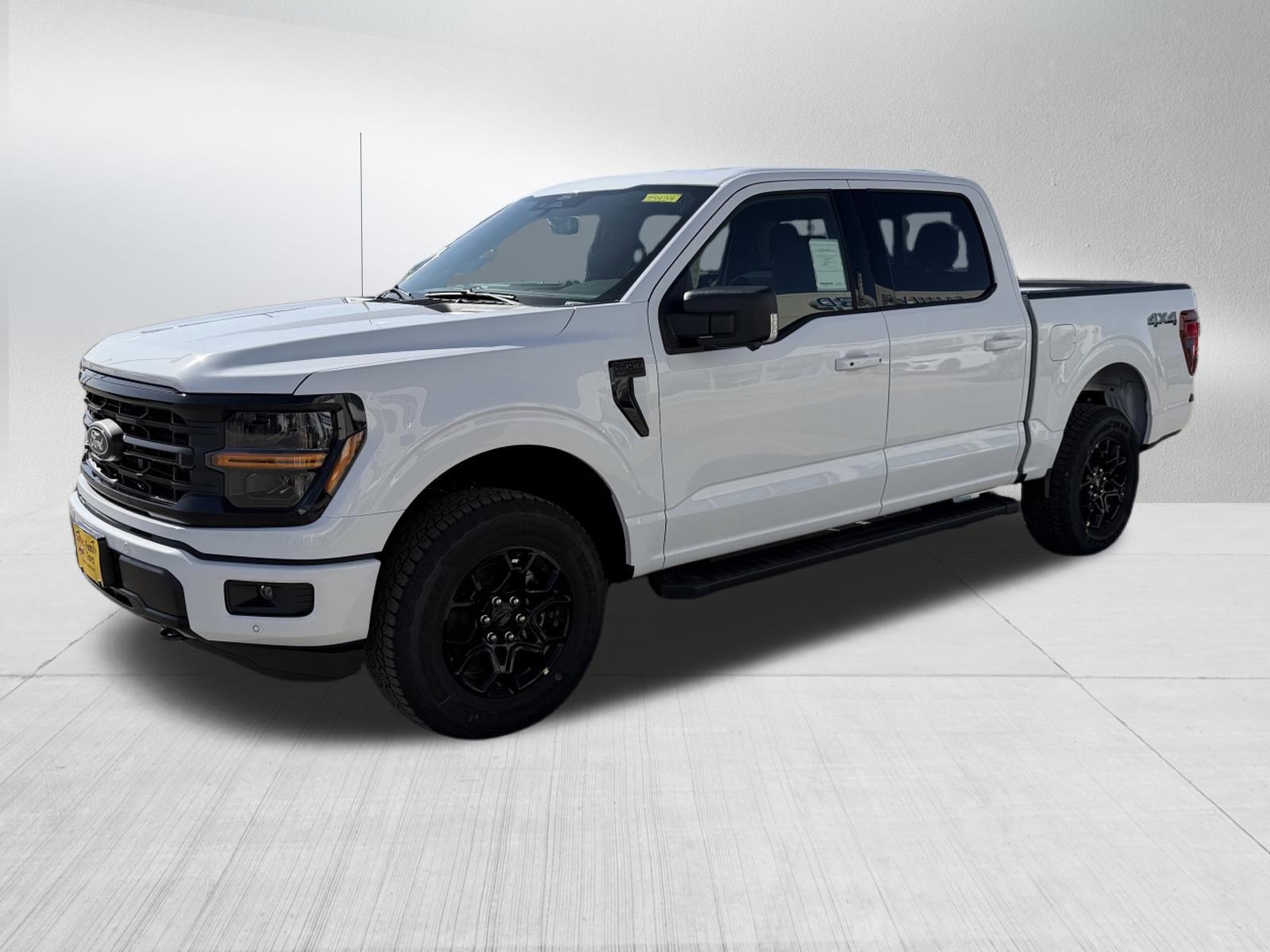 New 2026 Oxford White Ford XLT image 2