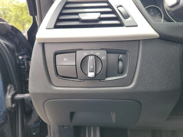 Used 2018 Black BMW 320i xDrive image 20