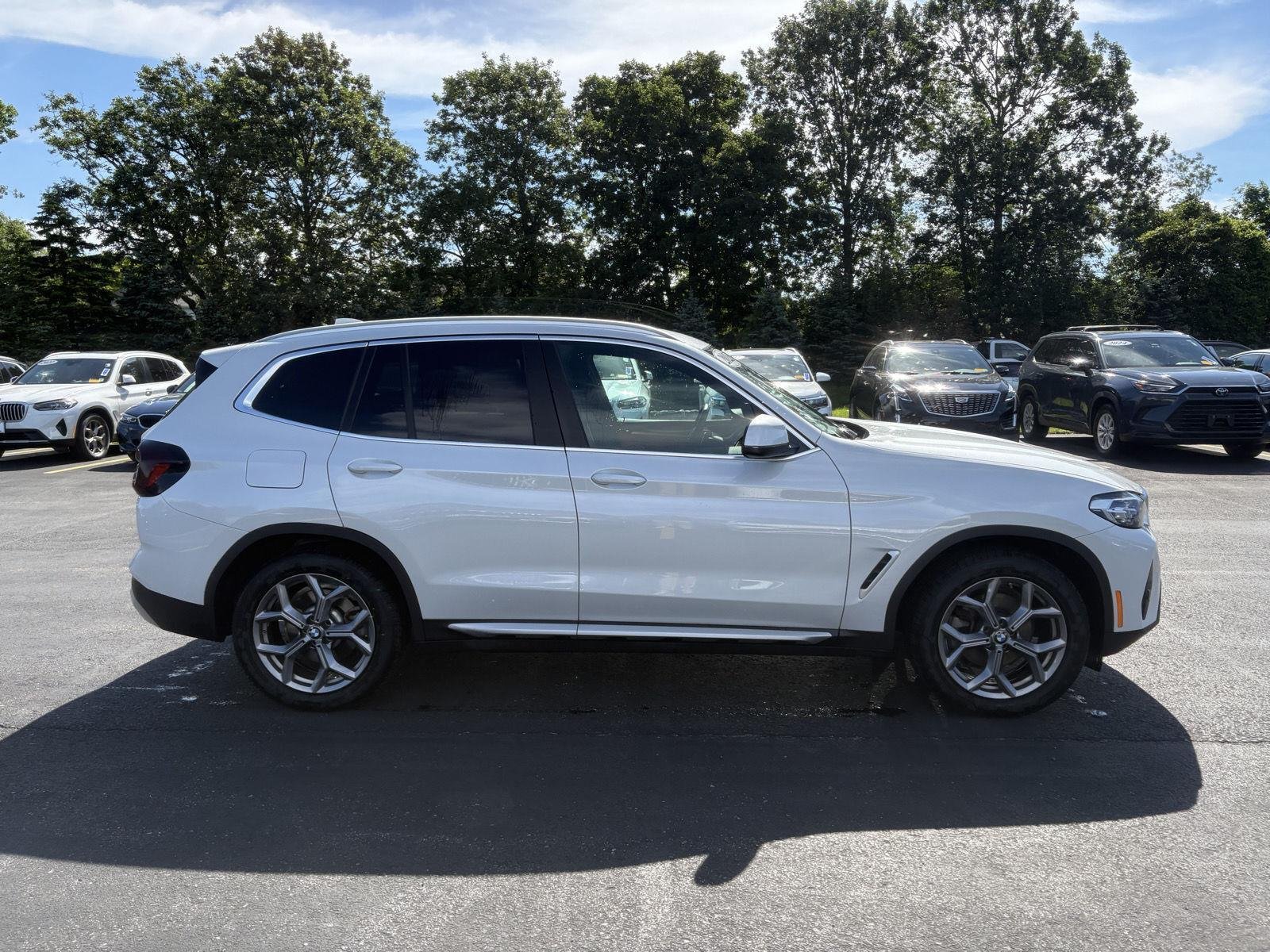 Used 2023 Mineral White Metallic BMW xDrive30i image 5