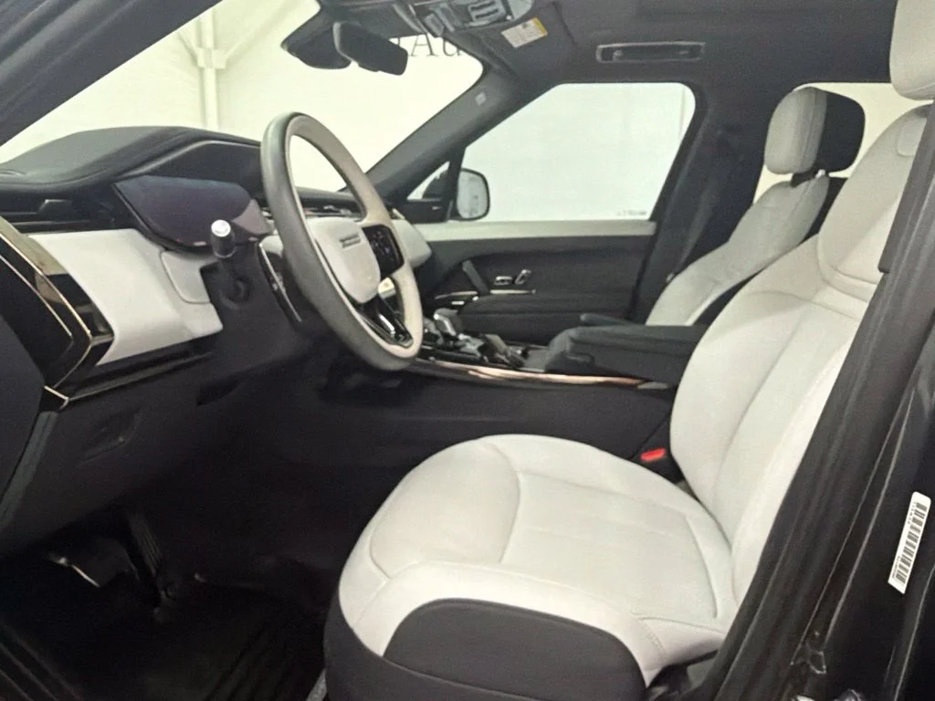 New 2024 Gray Land Rover Dynamic SE image 18