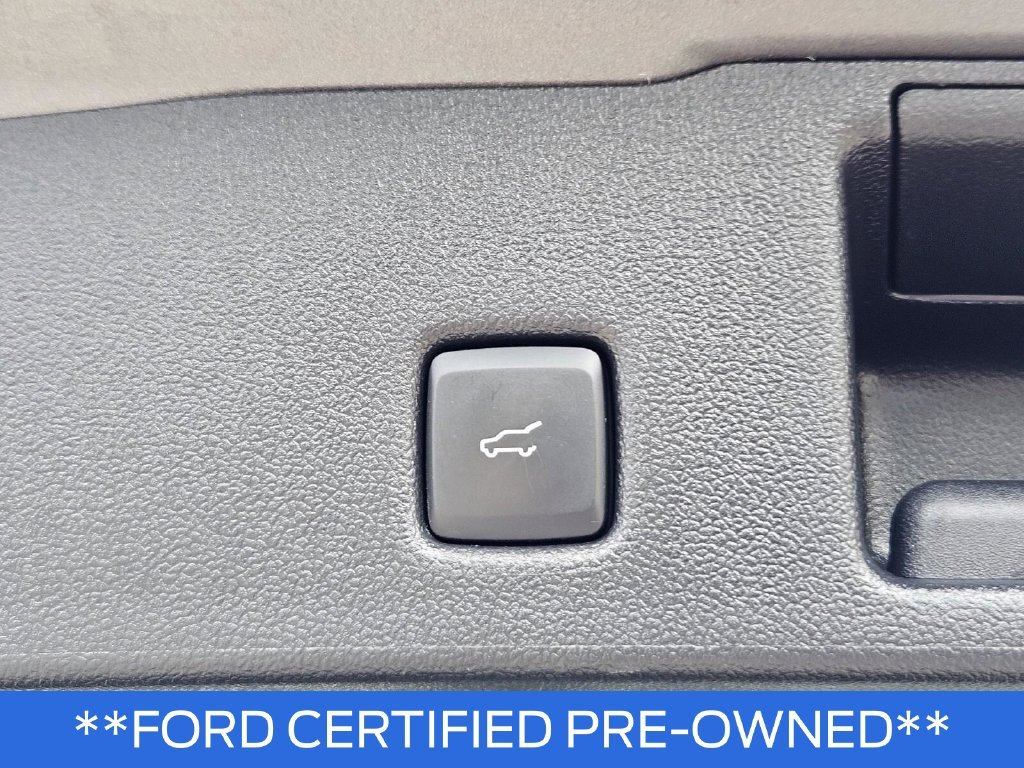 Used 2022 Gray Ford SE image 10