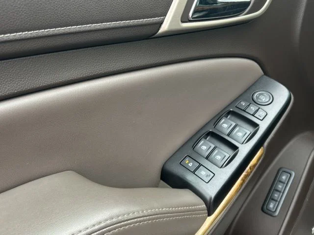 Used 2017 White Frost GMC Denali image 30